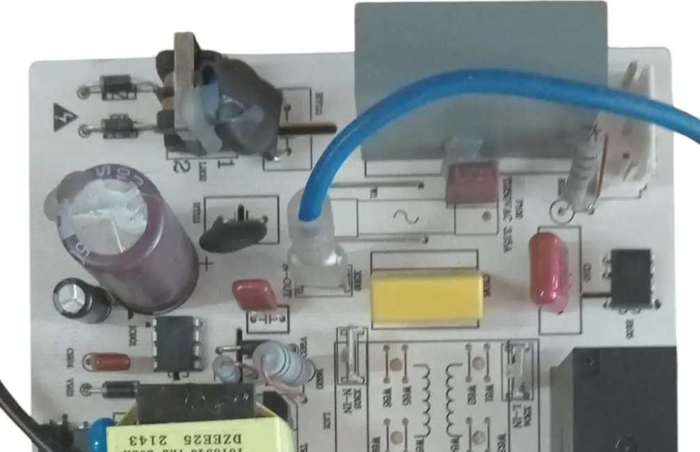 placa_electronica_aire__inverter_hisense_3000fc_1916677 (3)